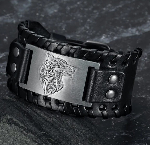 Fenir Crafted Leather Arm Cuff